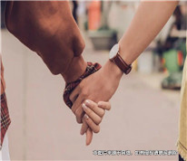 情侣分手后因钱款对簿公堂，诉讼期间男方还转账