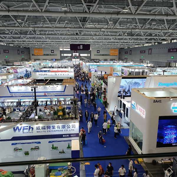 参观深圳第35届中国国际塑料橡胶工业展览会